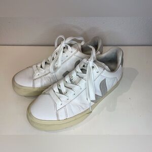 Veja Women’s White CAMPO Sneakers Size‎ 8
